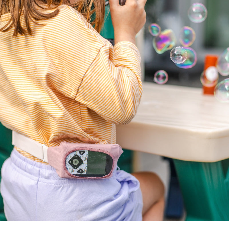 insulin pump holder for around waist with window pink