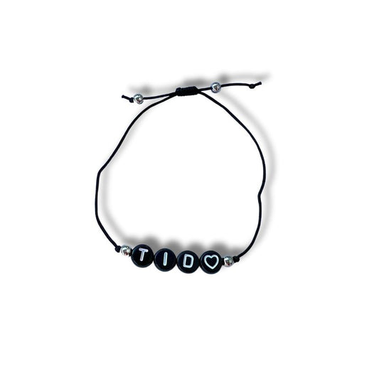 beaded bracelet 'T1D♡' black